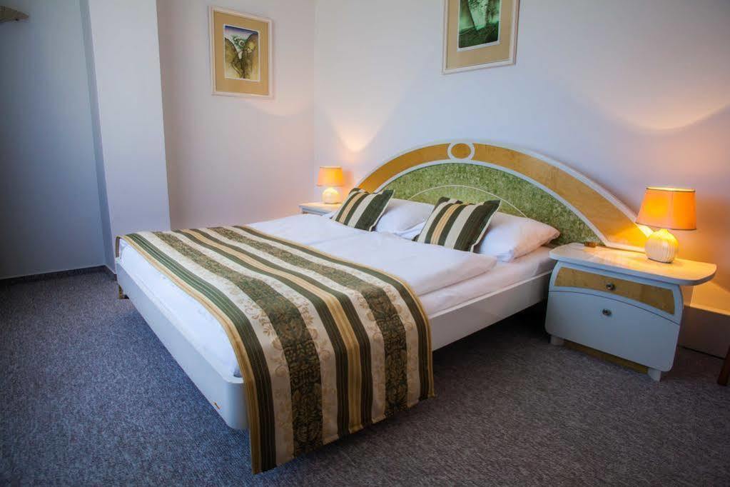 Galatea Hotel 4*